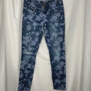 4️⃣ Bundle Girls blue denim floral wash ripped